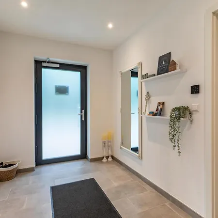 1 Parkside Apartment *